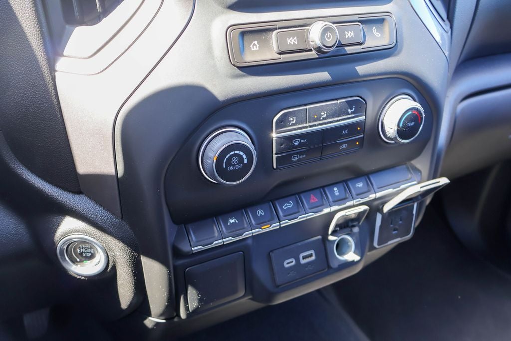 2024 Chevrolet Silverado 1500 Custom