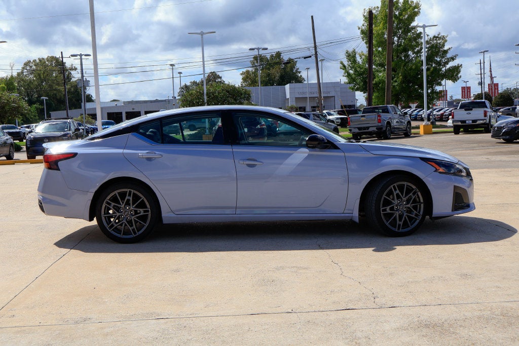2023 Nissan Altima 2.0 SR