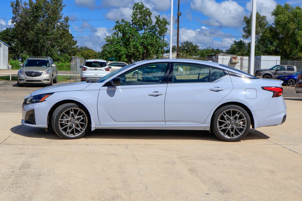 2023 Nissan Altima 2.0 SR