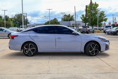 2025 Nissan Altima 2.5 SR