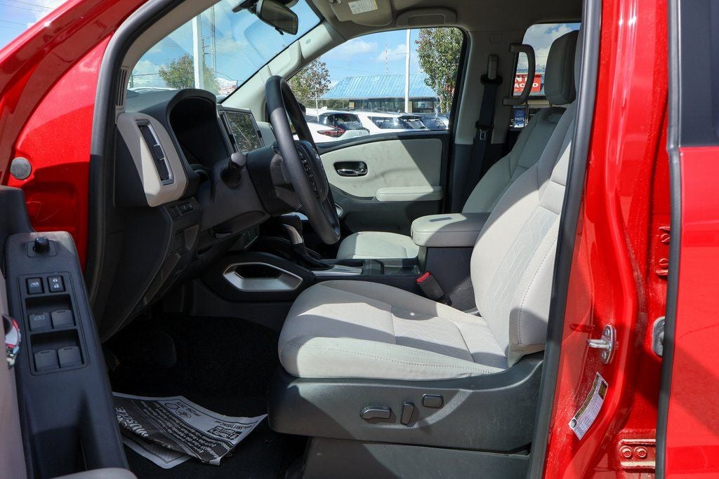 2025 Nissan Frontier SV