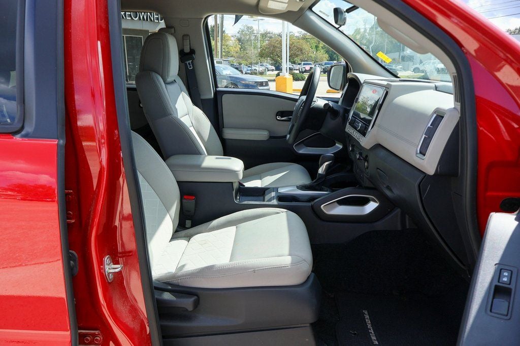 2025 Nissan Frontier SV