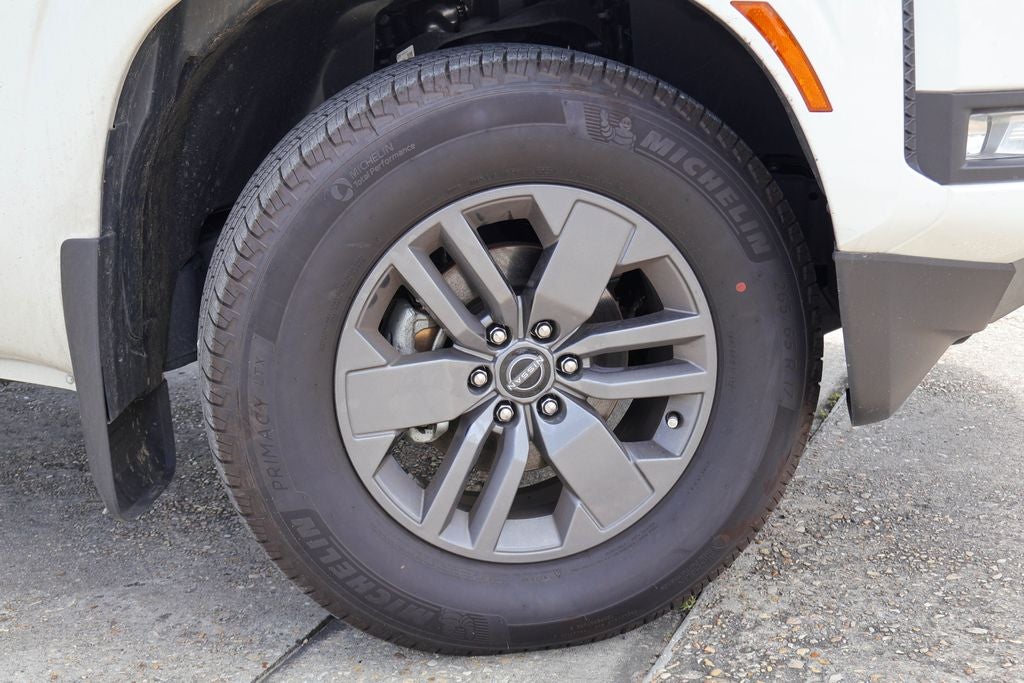 2025 Nissan Frontier SV