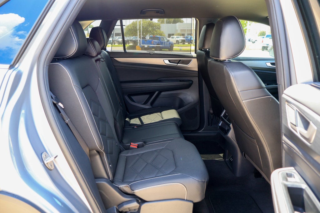 2025 Volkswagen Atlas Cross Sport 2.0T SE w/Technology