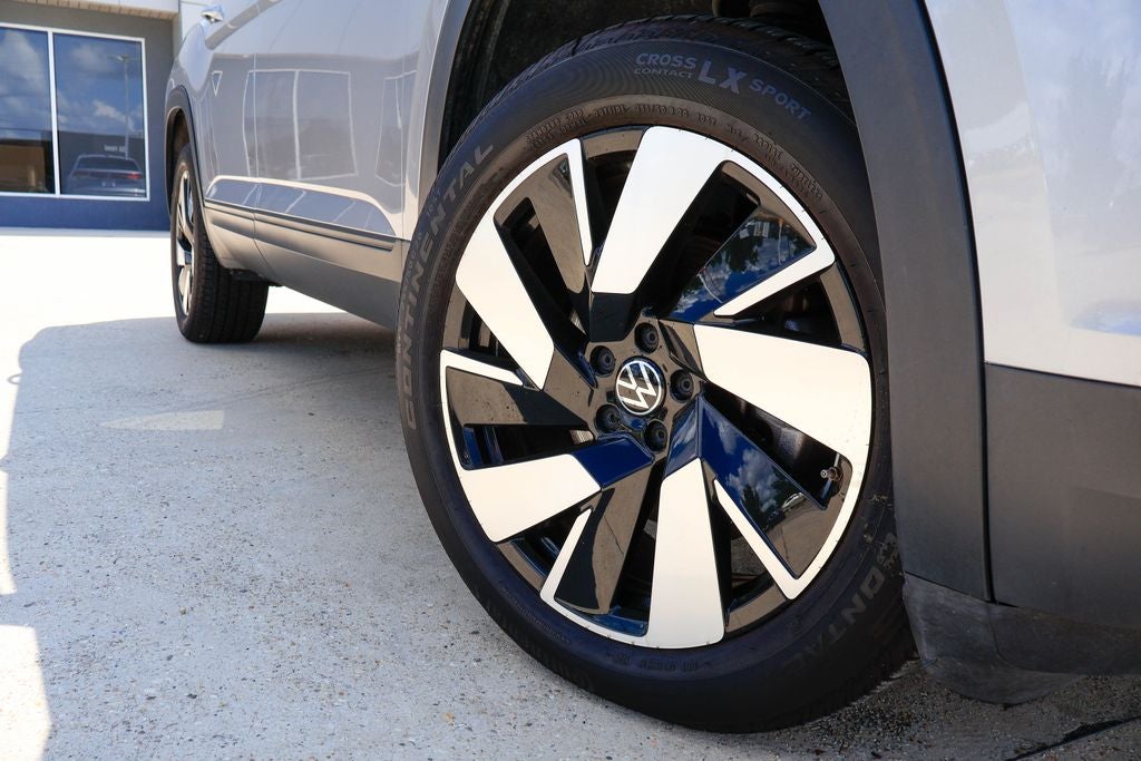 2025 Volkswagen Atlas Cross Sport 2.0T SE w/Technology