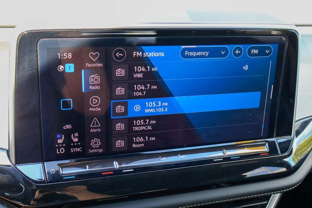 2025 Volkswagen Atlas Cross Sport 2.0T SE w/Technology