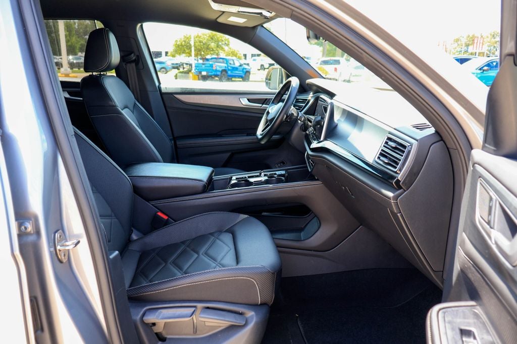 2025 Volkswagen Atlas Cross Sport 2.0T SE w/Technology