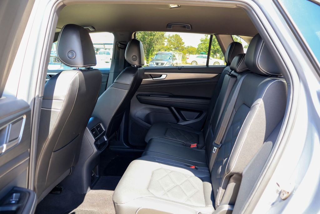 2025 Volkswagen Atlas Cross Sport 2.0T SE w/Technology