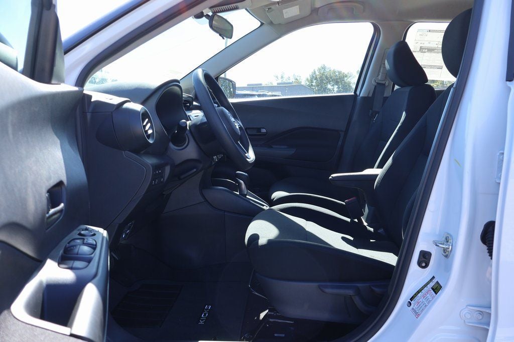 2025 Nissan Kicks Play S