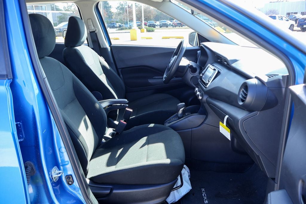 2025 Nissan Kicks Play S
