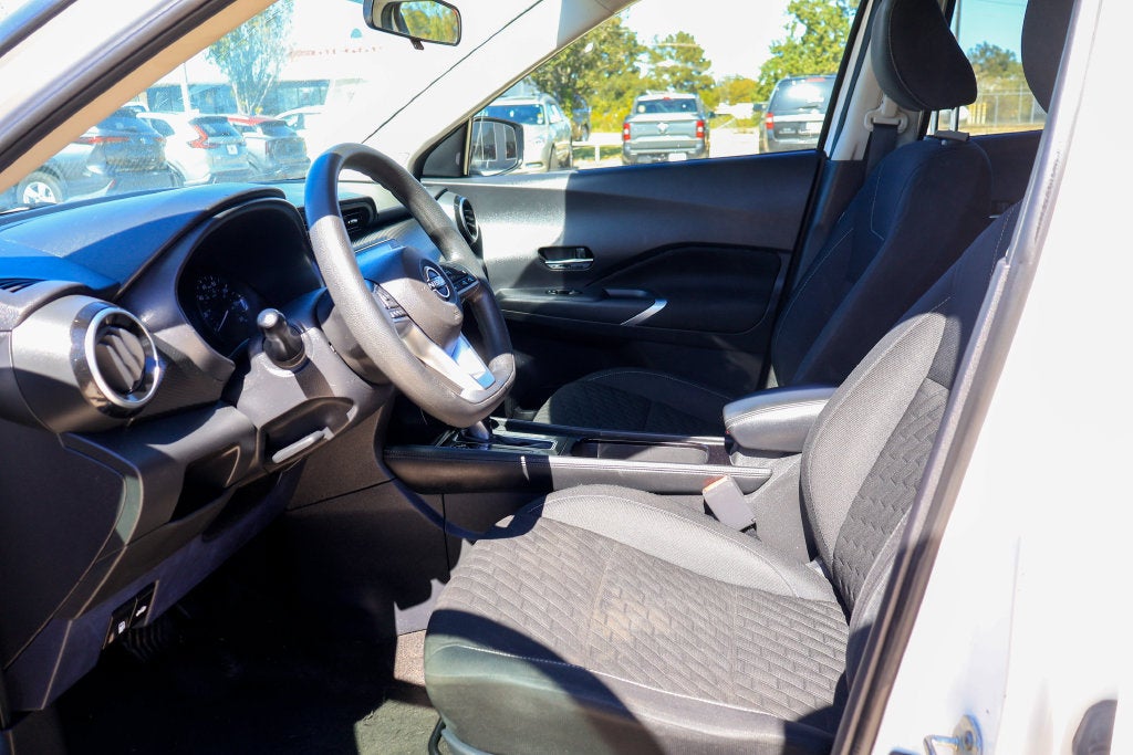 2022 Nissan Kicks SV