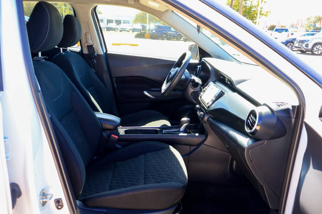 2022 Nissan Kicks SV