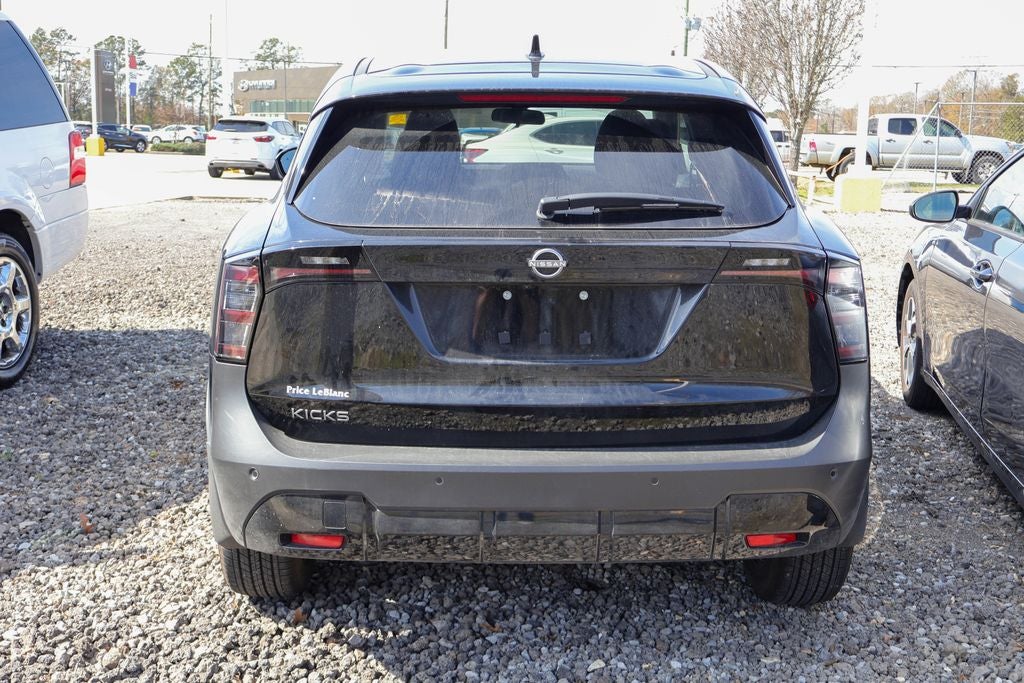 2025 Nissan Kicks SV
