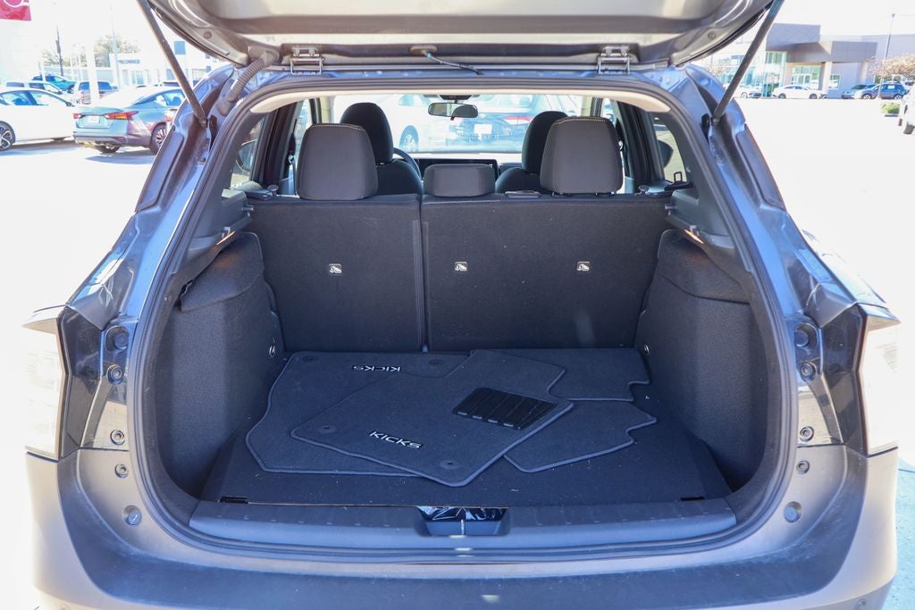 2025 Nissan Kicks SV