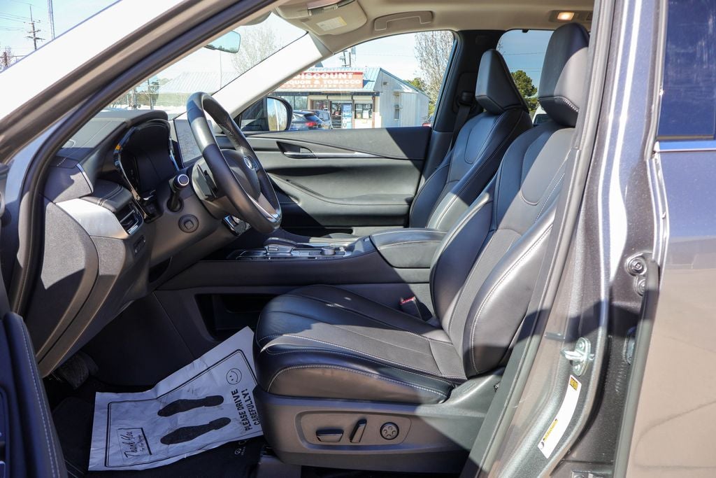 2023 INFINITI QX60 LUXE