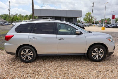 2020 Nissan Pathfinder S