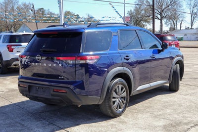 2022 Nissan Pathfinder SV