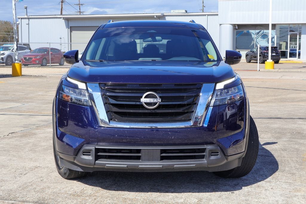 2022 Nissan Pathfinder SV
