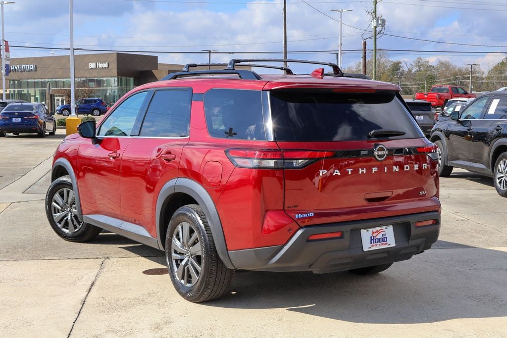 2023 Nissan Pathfinder SV
