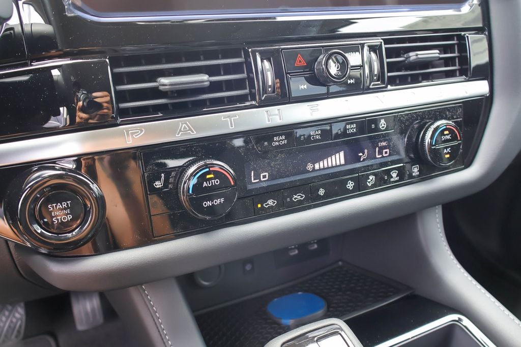 2026 Nissan Pathfinder SV