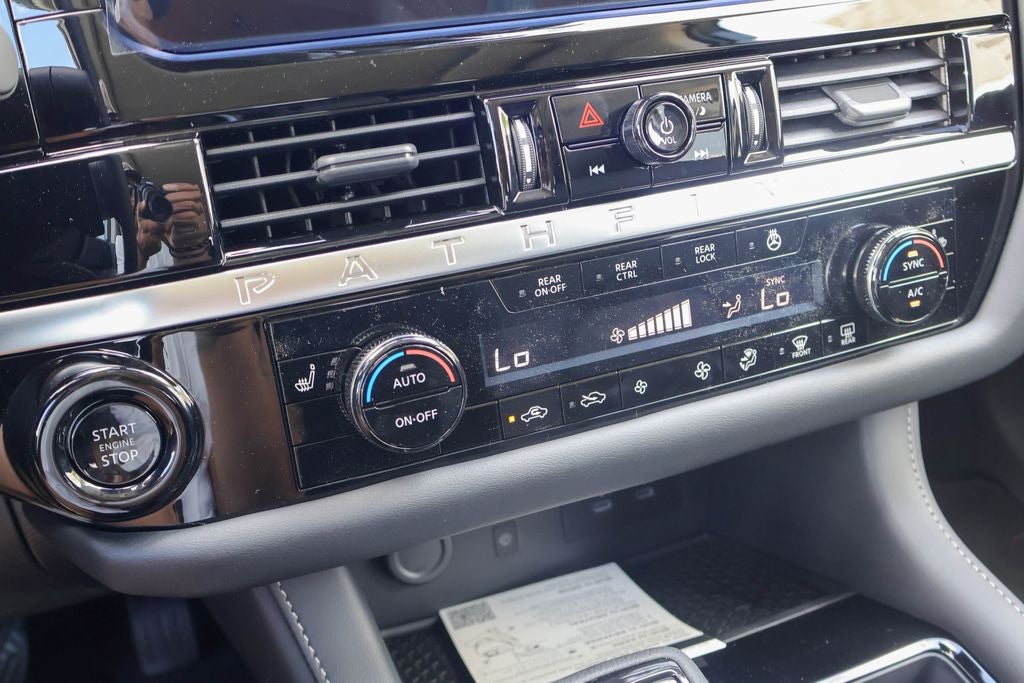 2026 Nissan Pathfinder SV