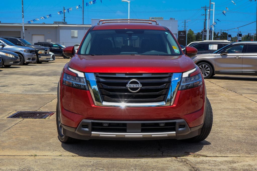 2023 Nissan Pathfinder SL