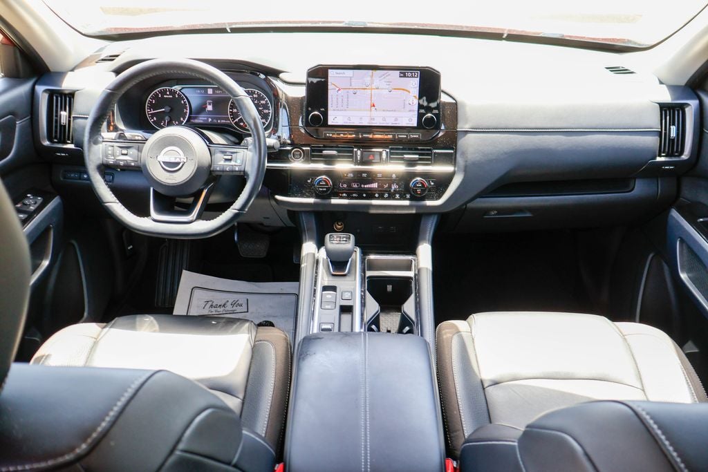 2023 Nissan Pathfinder SL