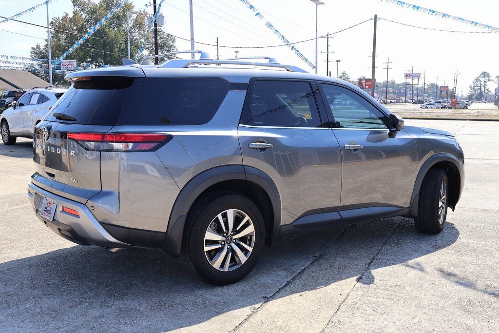 2023 Nissan Pathfinder SL