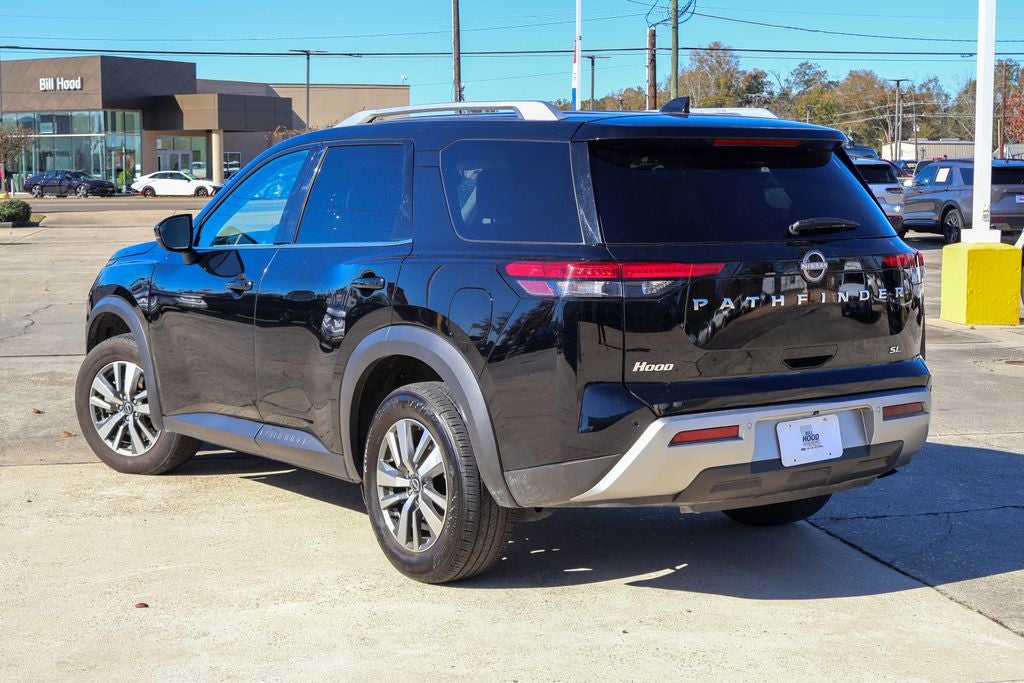 2025 Nissan Pathfinder SL