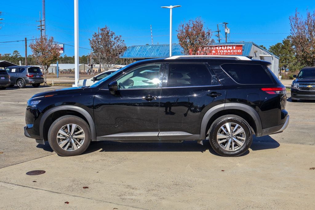 2025 Nissan Pathfinder SL