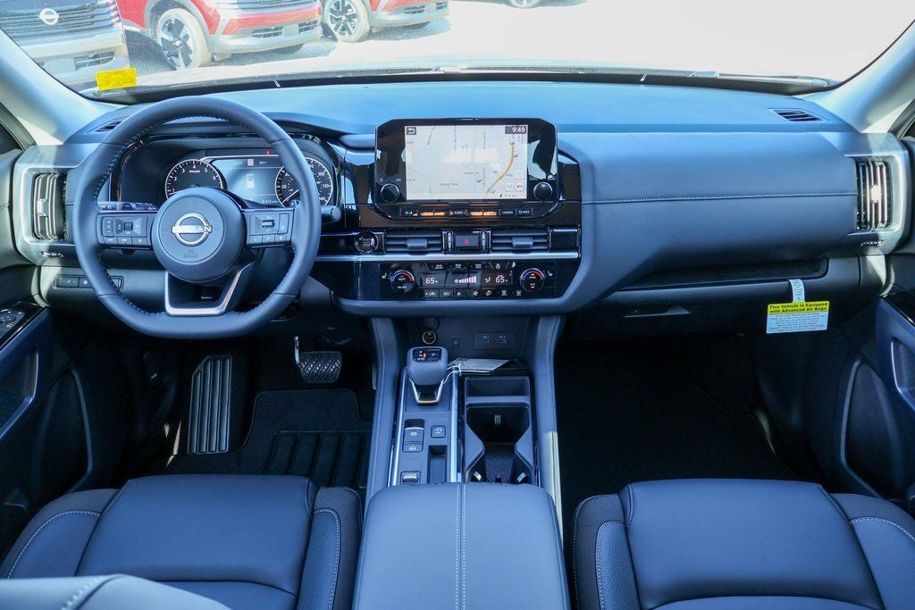 2025 Nissan Pathfinder SL