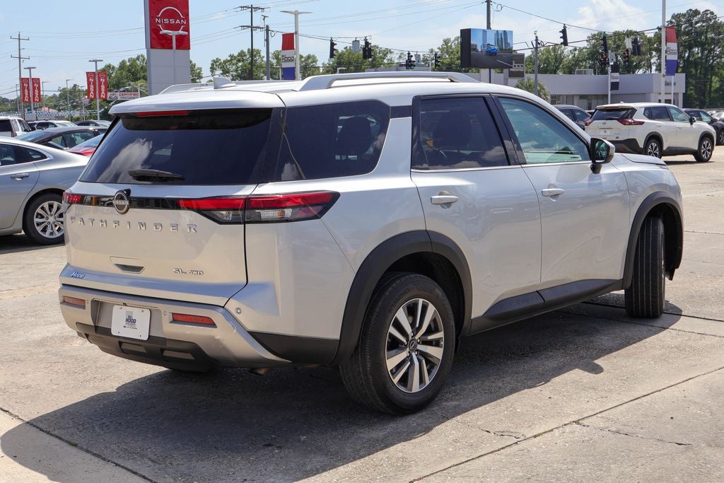 2025 Nissan Pathfinder SL