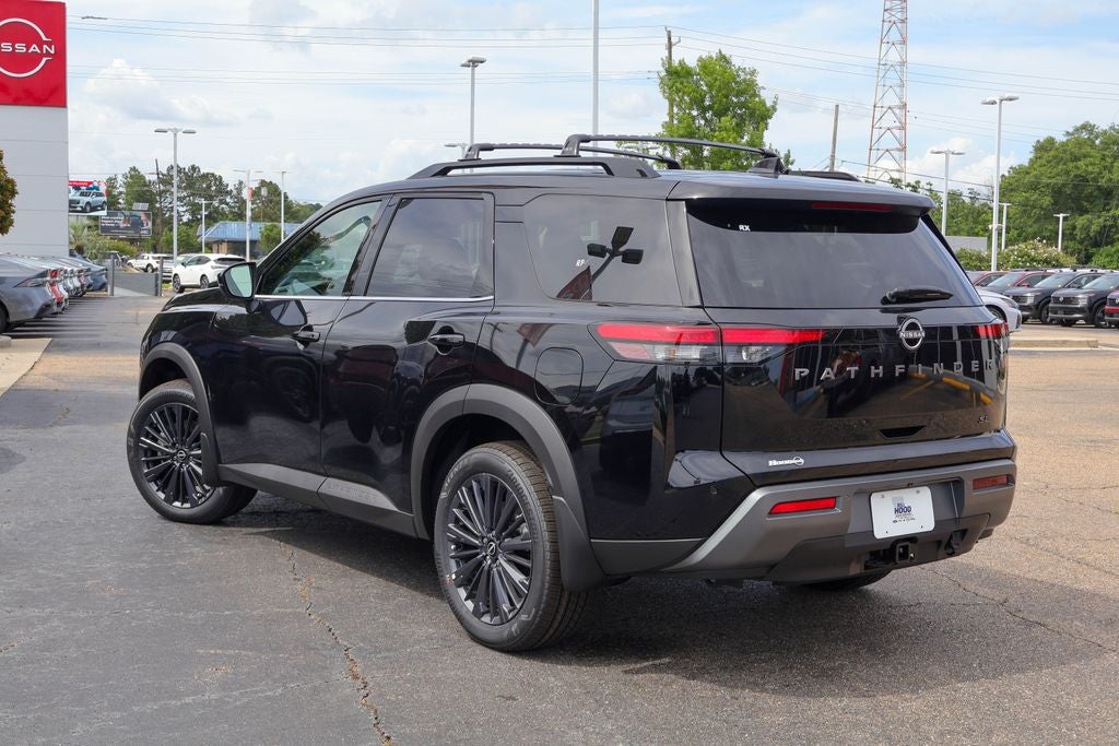 2026 Nissan Pathfinder SL