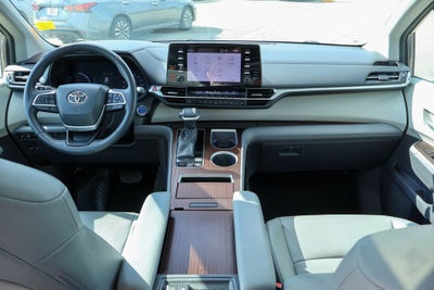 2022 Toyota Sienna XLE