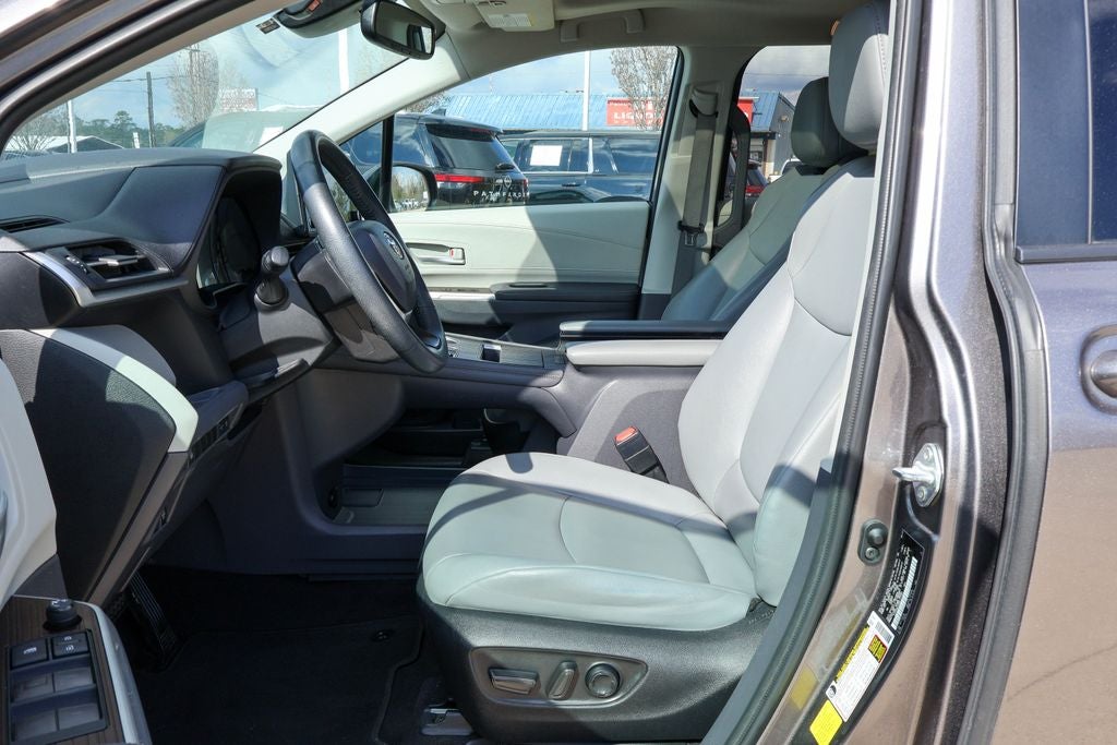 2022 Toyota Sienna XLE