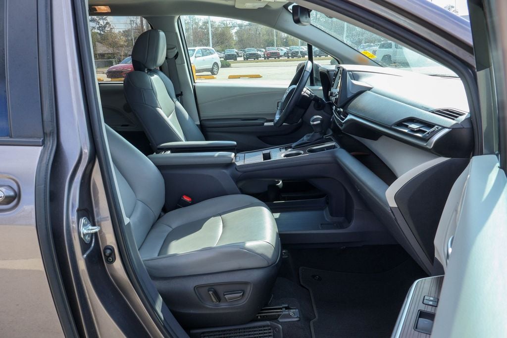 2022 Toyota Sienna XLE