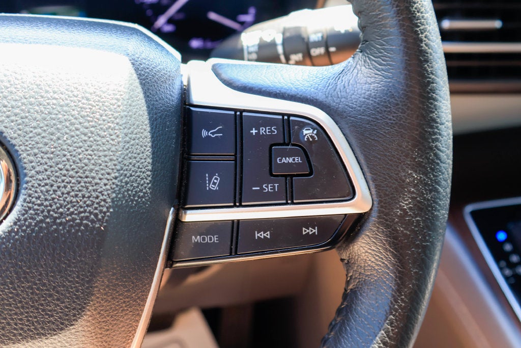 2021 Toyota Sienna XLE 8 Passenger