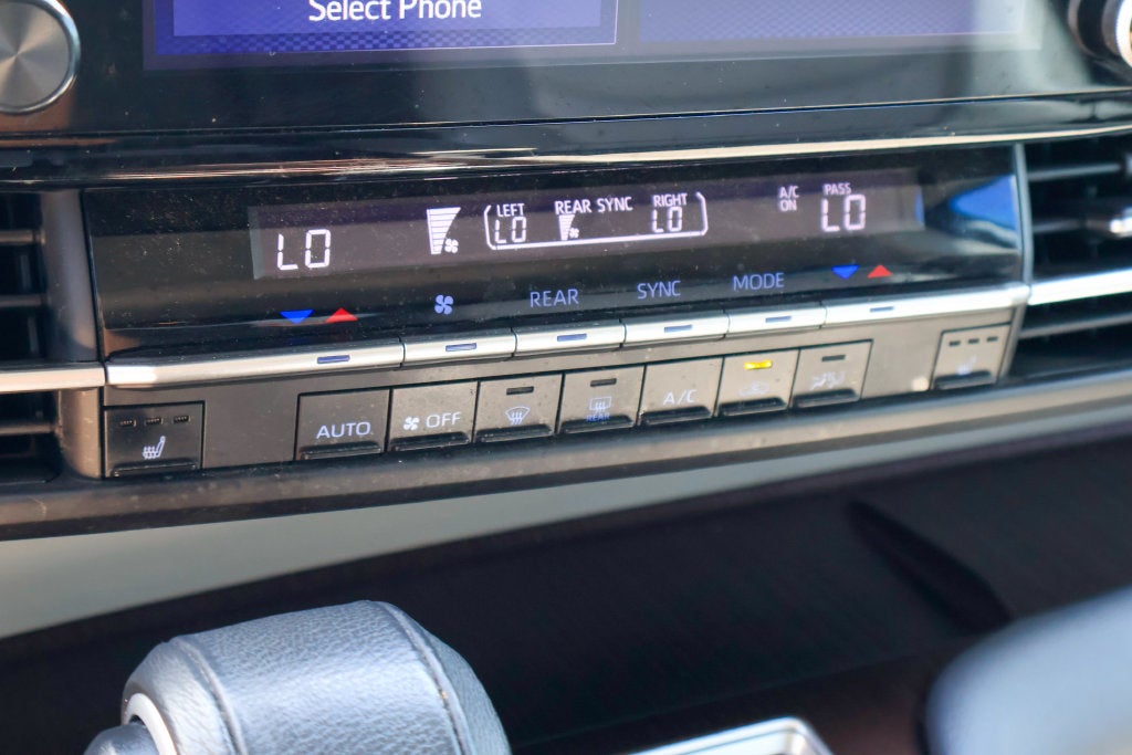 2021 Toyota Sienna XLE 8 Passenger