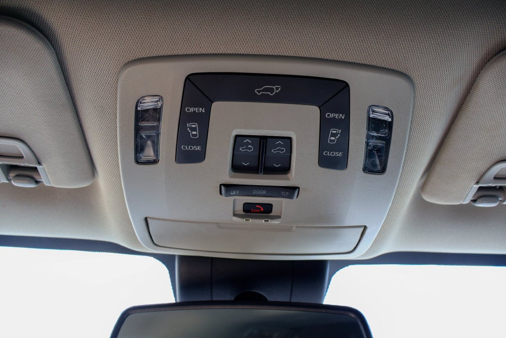 2021 Toyota Sienna XLE 8 Passenger