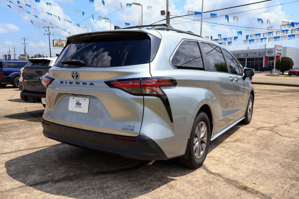 2021 Toyota Sienna XLE 8 Passenger