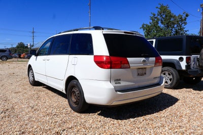 2004 Toyota Sienna Base