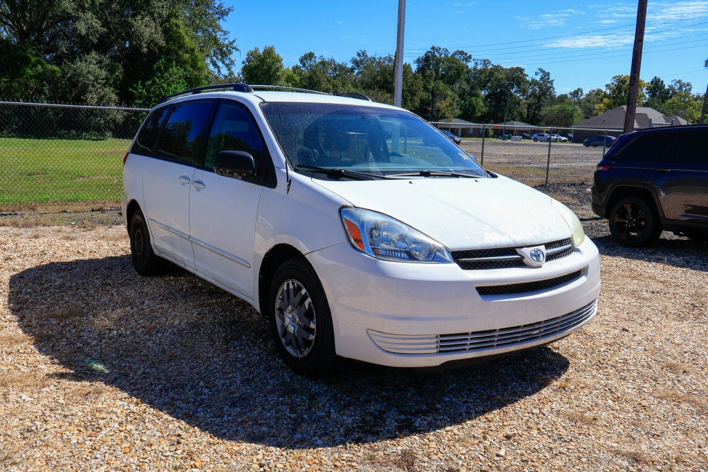 2004 Toyota Sienna Base