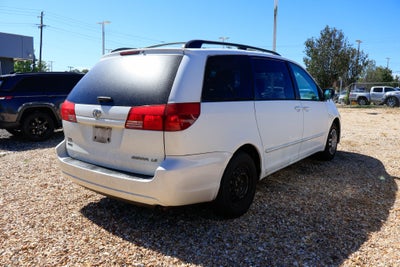 2004 Toyota Sienna Base