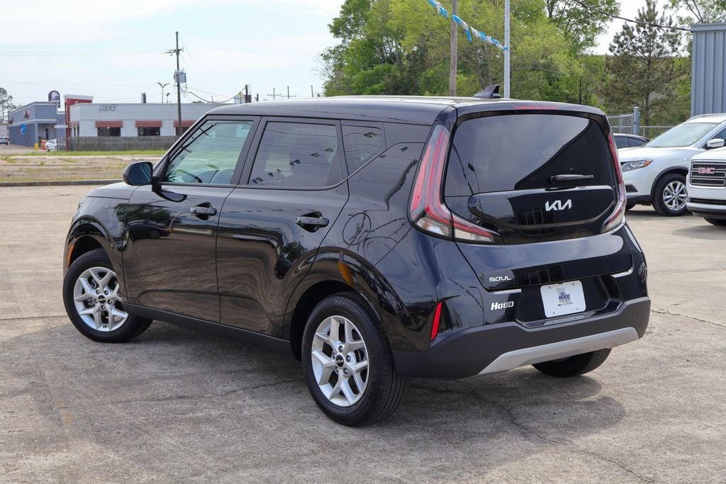 2025 Kia Soul Base