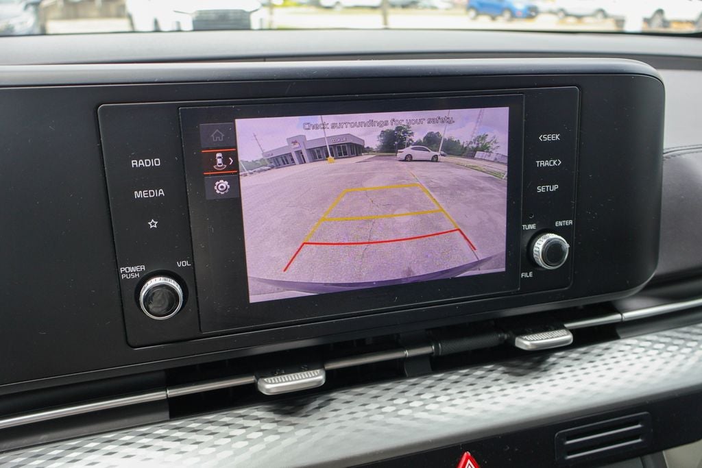 2024 Kia Carnival LX